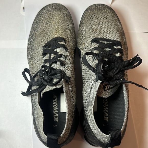 Nike Air Vapormax - Men's 10.5 - Flynit 2 "Cookies & Cream trainer - Like New - Picture 8 of 8
